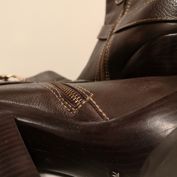 Juicy Couture boots - Picture 8 of 11